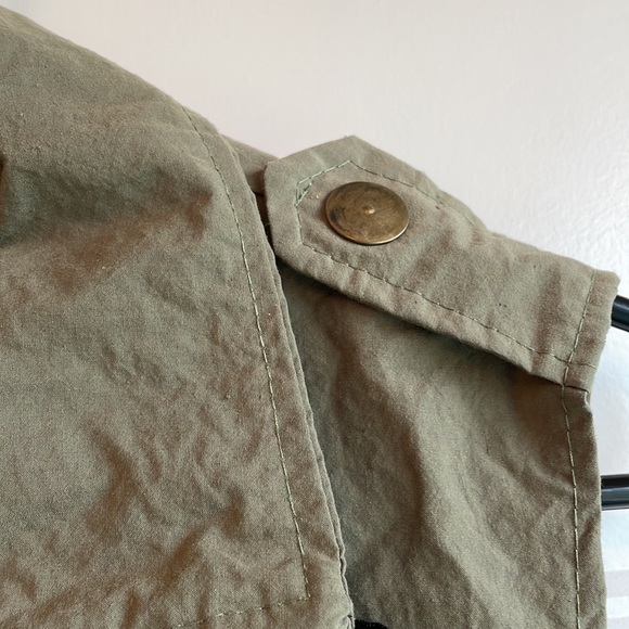 Women’s Olive Green Military Style Vest with Pockets Patches Zippers Size Small - Picture 8 of 9